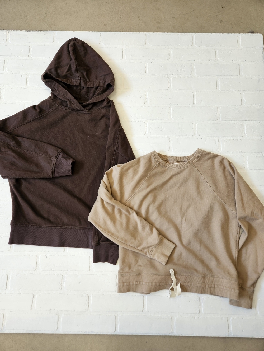 Set Of Two Sweatshirts And Skirt - Picture 9 of 14